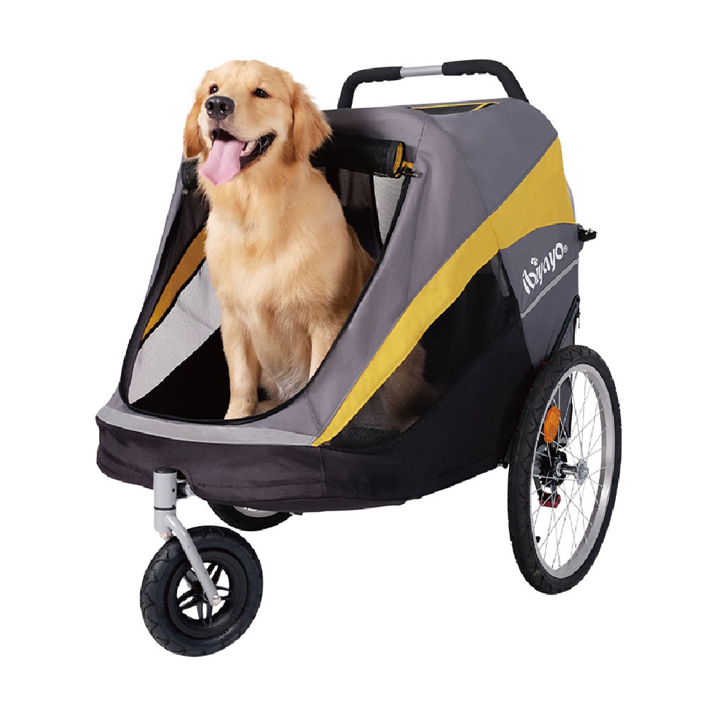 ibiyaya 灰黃色大型三輪寵物拖車，車內乘坐一隻微笑的黃金獵犬